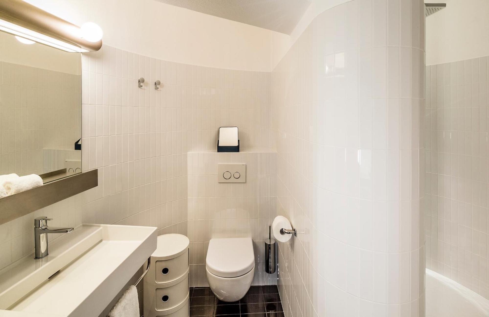 Seehotel Ambach Caldaro Rum bild